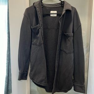 Woman’s medium oversized button down jacket with pockets